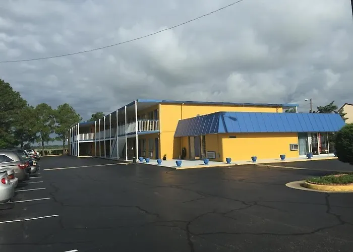 Belmont Inn And Suites